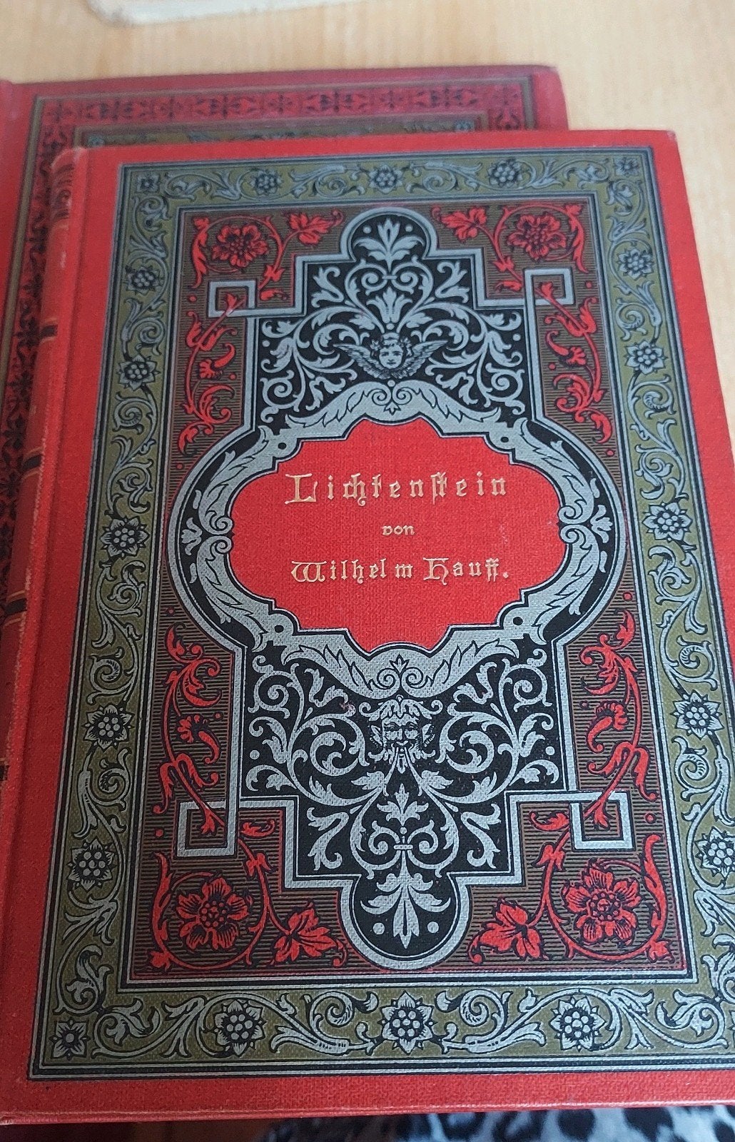 Antiek Boek (1885) - "Lichtenstein" (W. Hauff) met Goudsnede, Antiek en Kunst, Ophalen of Verzenden