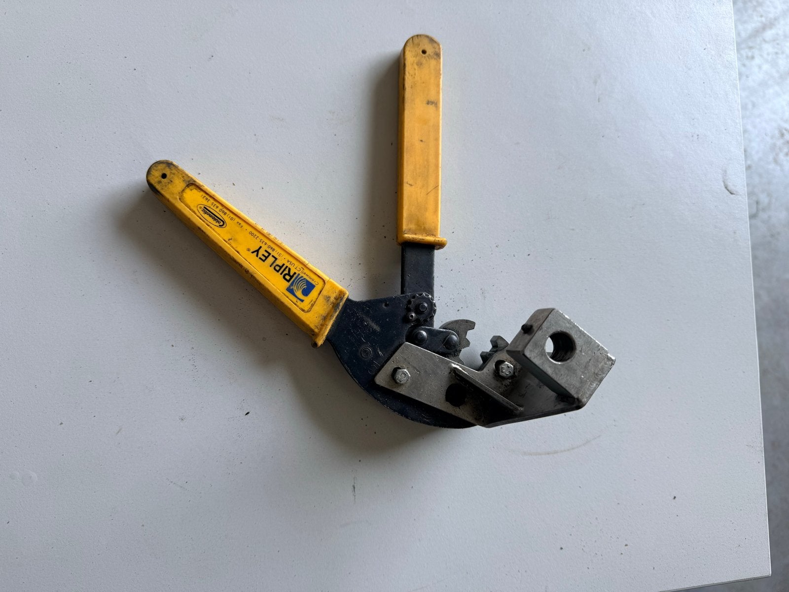 Ripley Cablematic Coaxiale Krimptang voor F-connectoren, Ophalen of Verzenden, Gebruikt, Tang, Overige merken