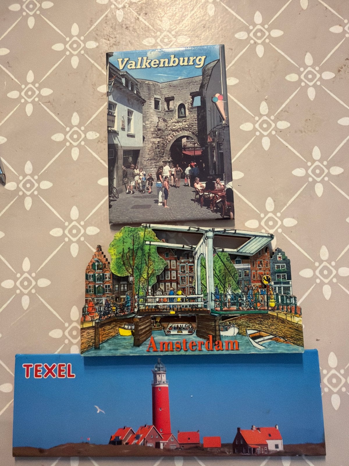 Set van 3 Nederlandse magneetjes: Valkenburg, Amsterdam, Tex, Ophalen of Verzenden, Gebruikt