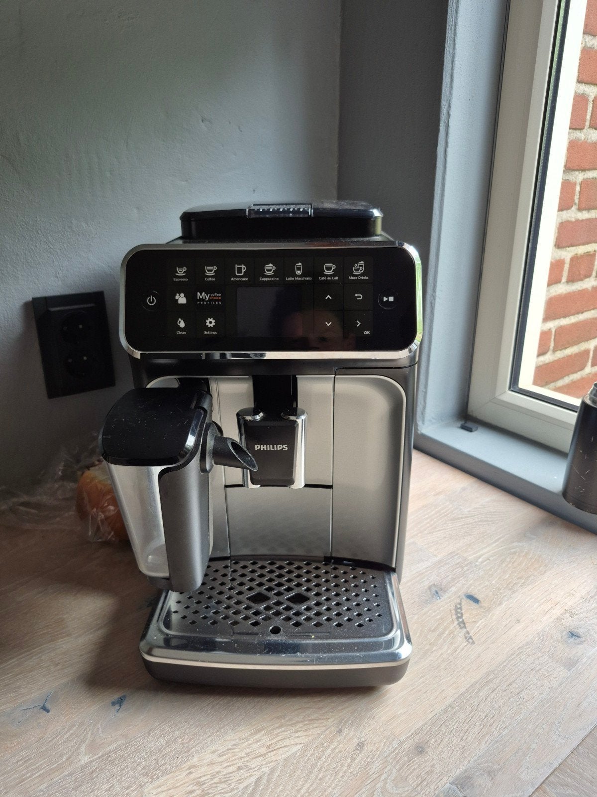 Philips LatteGo series 4300. EP4346., Witgoed en Apparatuur, Koffiezetapparaten, Ophalen of Verzenden, Koffiemachine, Koffiebonen