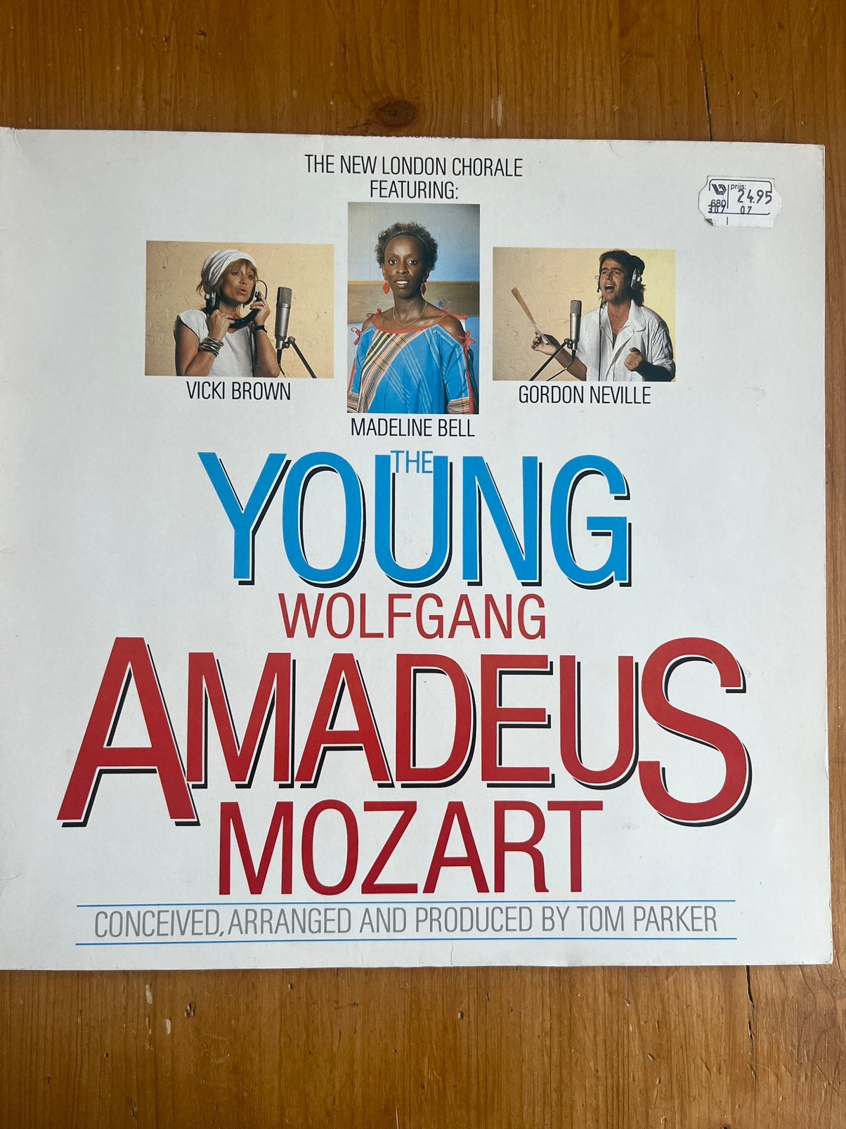 LP: The Young Wolfgang Amadeus Mozart - Tom Parker (1986), Gebruikt, Modernisme tot heden, Ophalen of Verzenden, Orkest of Ballet