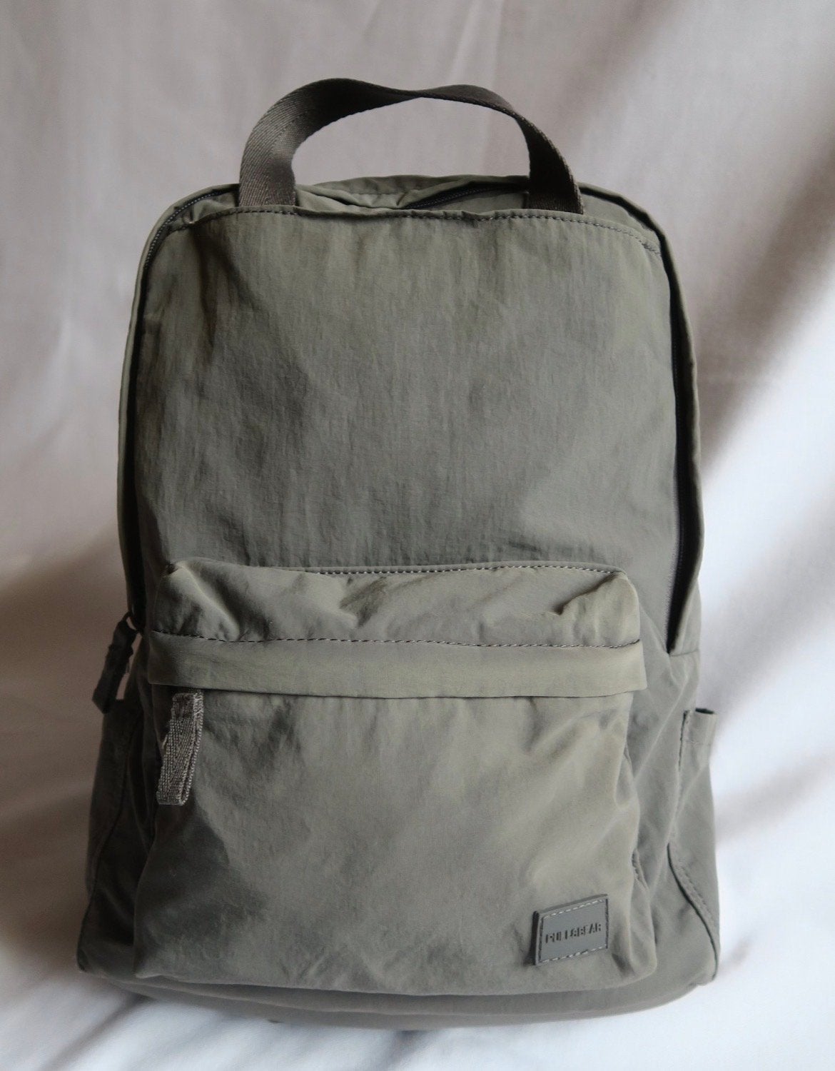 Pull and Bear grijs rugzak - Lichtgewicht en praktisch, Overige merken, Gebruikt, 25 tot 40 cm, Ophalen of Verzenden