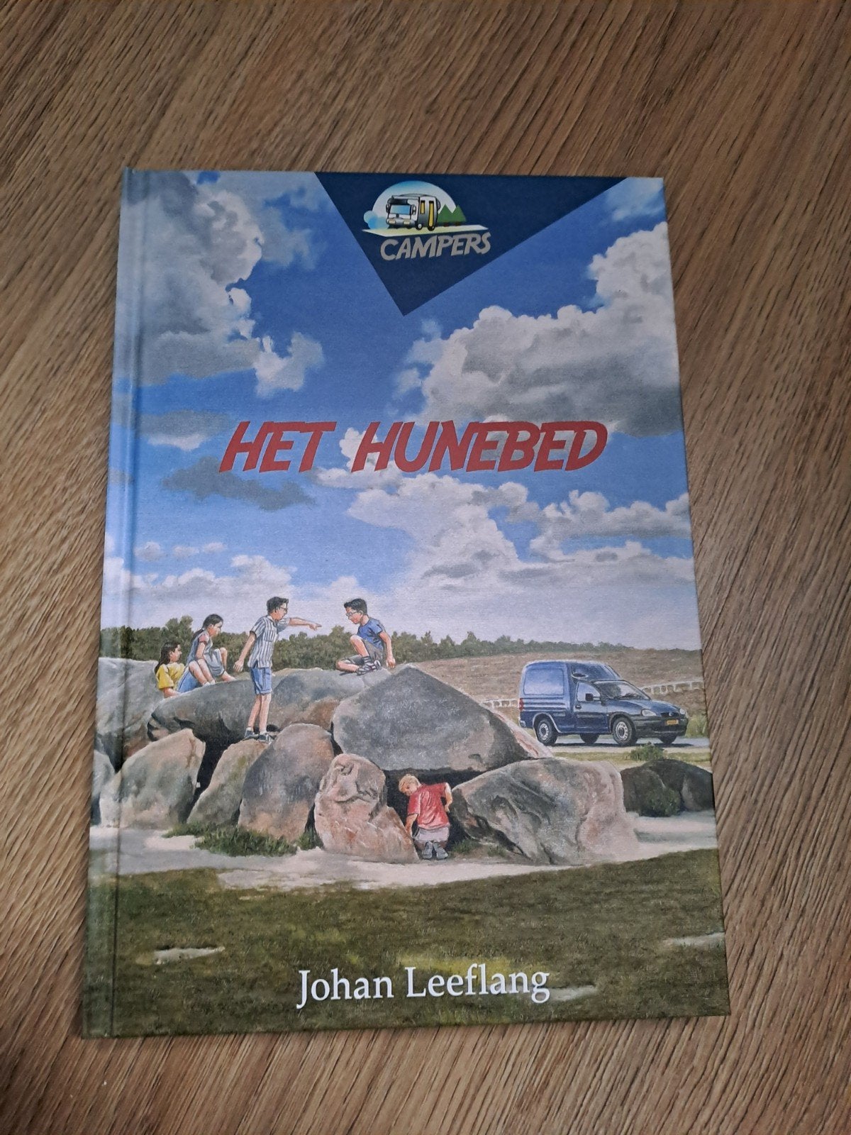 Campers Het Hunebed - Avontuurlijk jeugdboek, Boeken, Ophalen of Verzenden, Nieuw, Johan Leeflang, Fictie algemeen