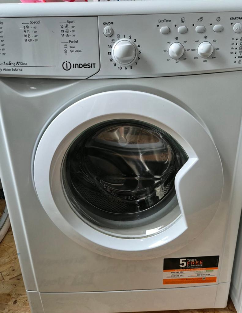 Indesit IWC 51451 EU Wasmachine - 5kg, A+ Energieklasse, Ophalen, 1200 tot 1600 toeren, Gebruikt, 4 tot 6 kg