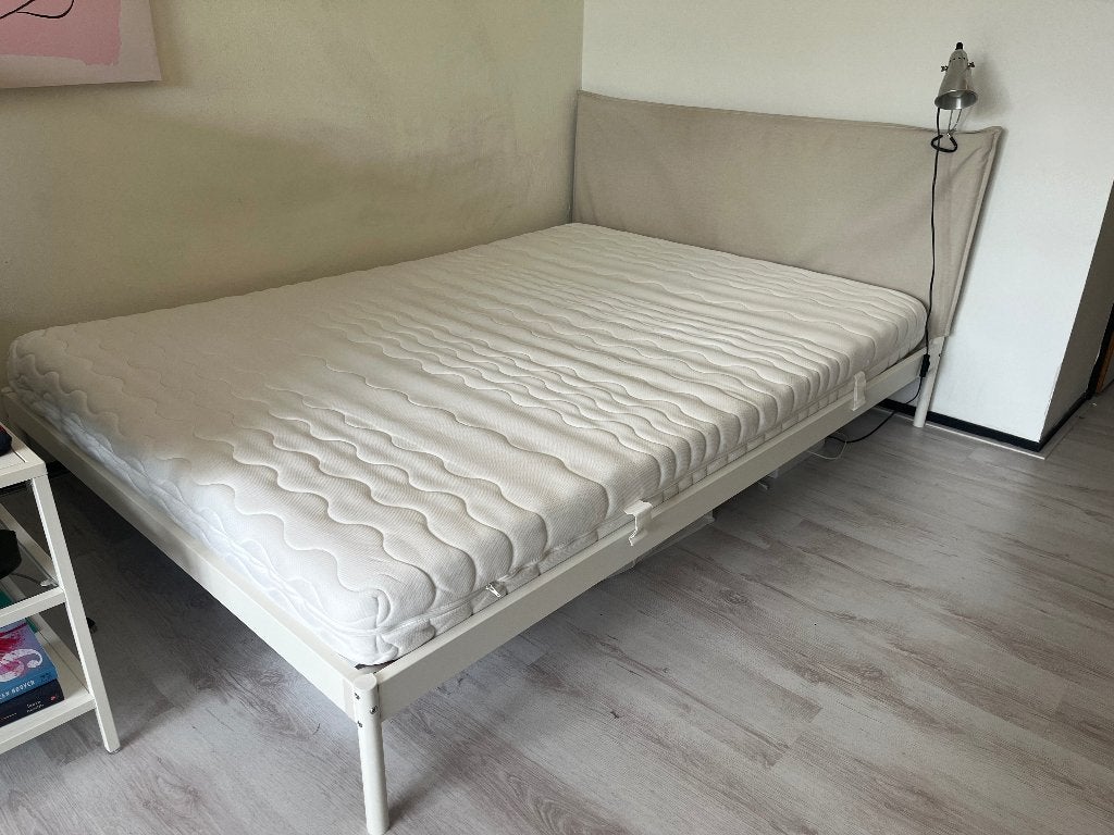 Bed 140x200 IKEA incl matras, Huis en Inrichting, Slaapkamer | Bedden, Ophalen, Wit, Tweepersoons, 140 cm