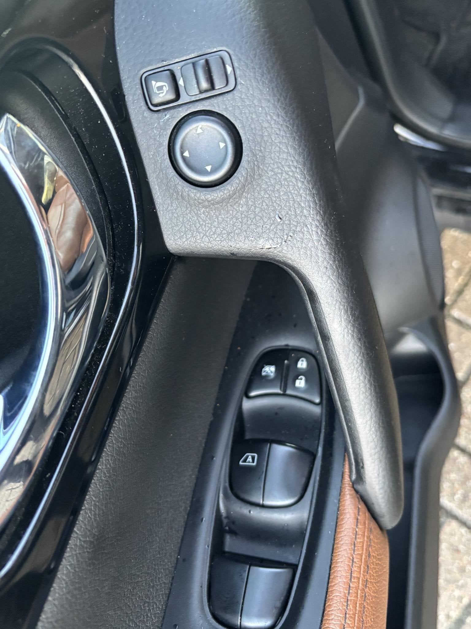 Nissan Qashqai 1.2 Tekna Automaat, 101906km NAP, Leder, stoe, Auto's, Gebruikt, 4 cilinders, 116 pk, Zwart