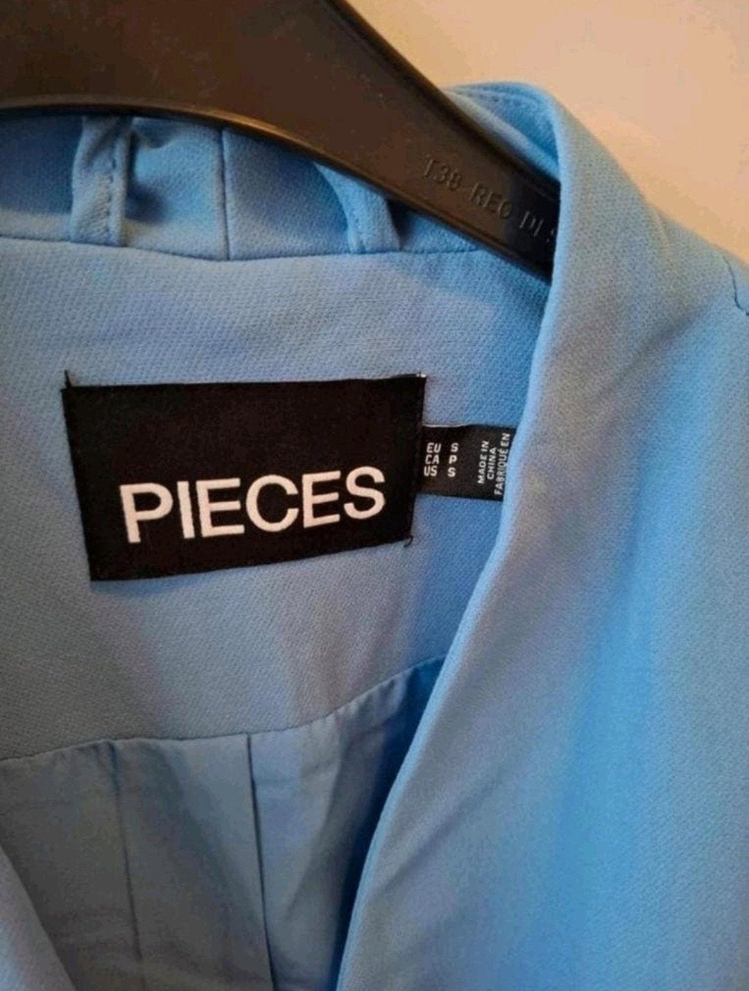 PIECES Lichtblauwe Openvallende Blazer - Maat S, Kleding | Dames, PIECES, Blauw, Nieuw, Ophalen of Verzenden