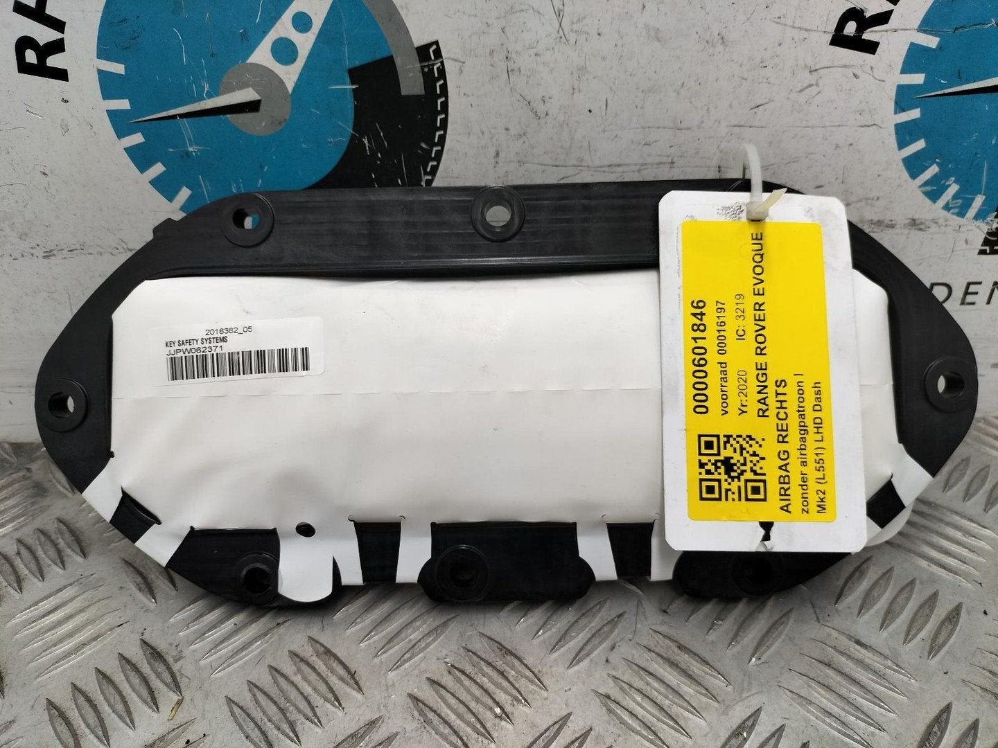 LANDROVER RANGE ROVER EVOQUE L551 P300e 1.5 PETROL HYBRID AI, Ophalen of Verzenden, Gebruikt, Stiba lid