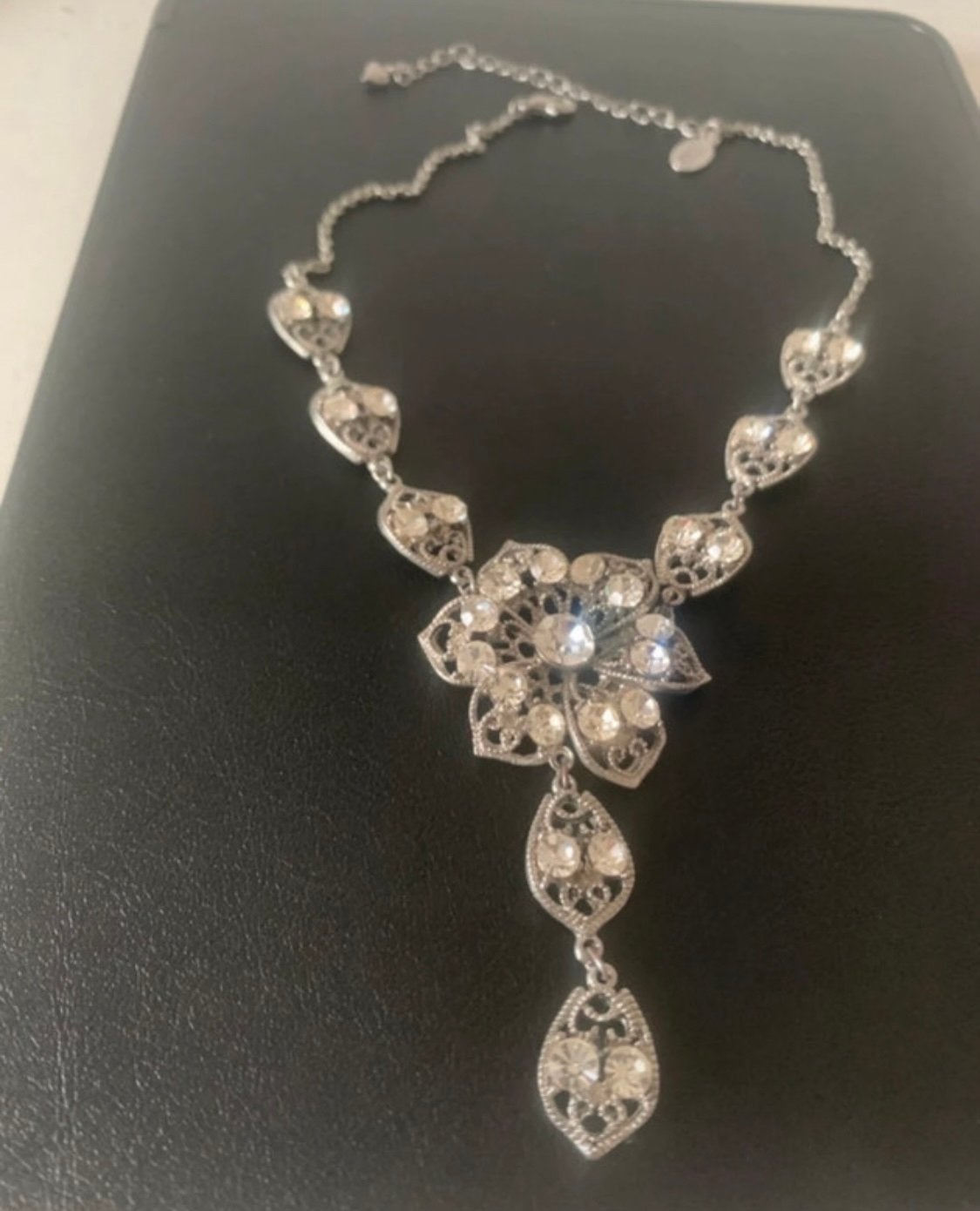 Chique Toenga halsketting met strass, Overige materialen, Ophalen of Verzenden, Zo goed als nieuw, Zilver