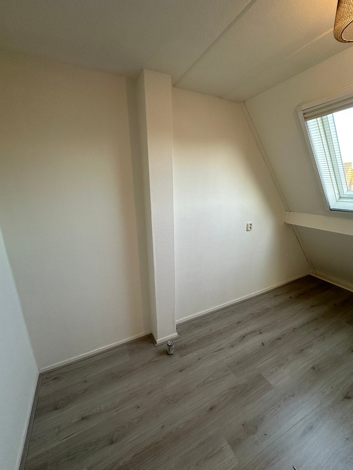 Ruim 25 vierkante meter laminaat, Ophalen, 50 tot 150 cm, Zo goed als nieuw, 10 m² of meer