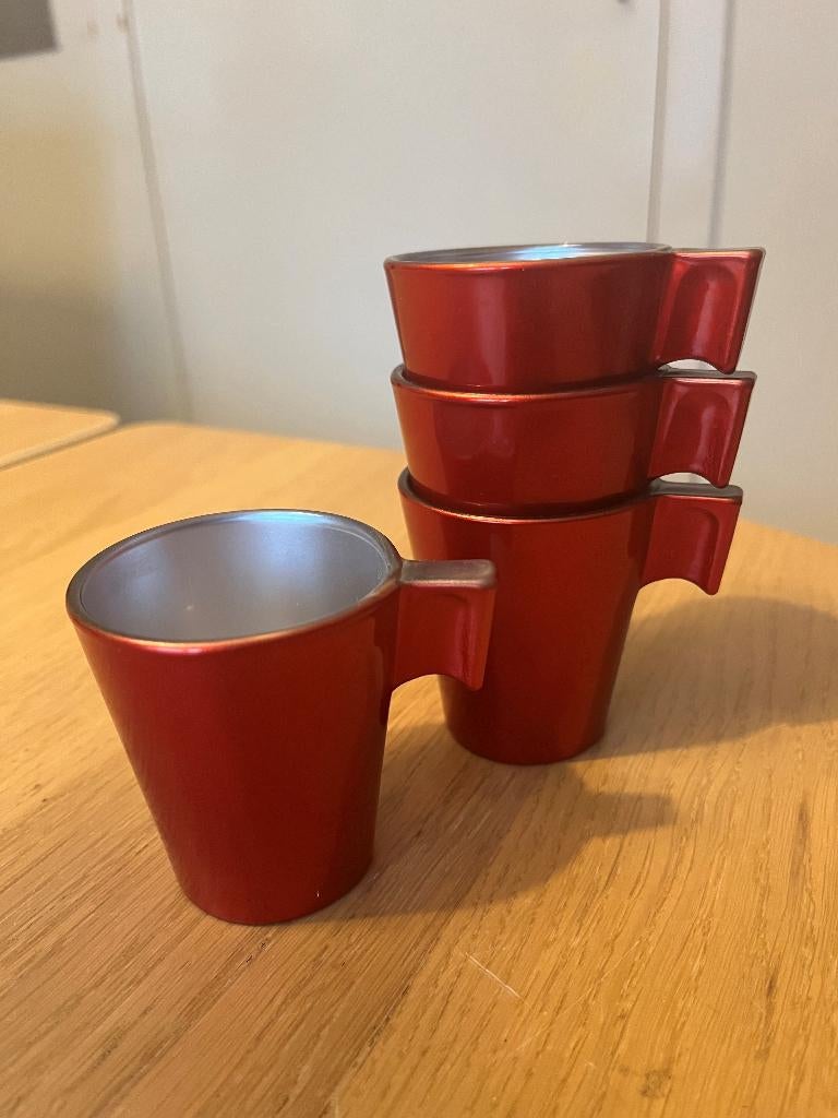 4 rode Luminarc espressokopjes, Keramiek, Ophalen of Verzenden, Zo goed als nieuw, Overige stijlen
