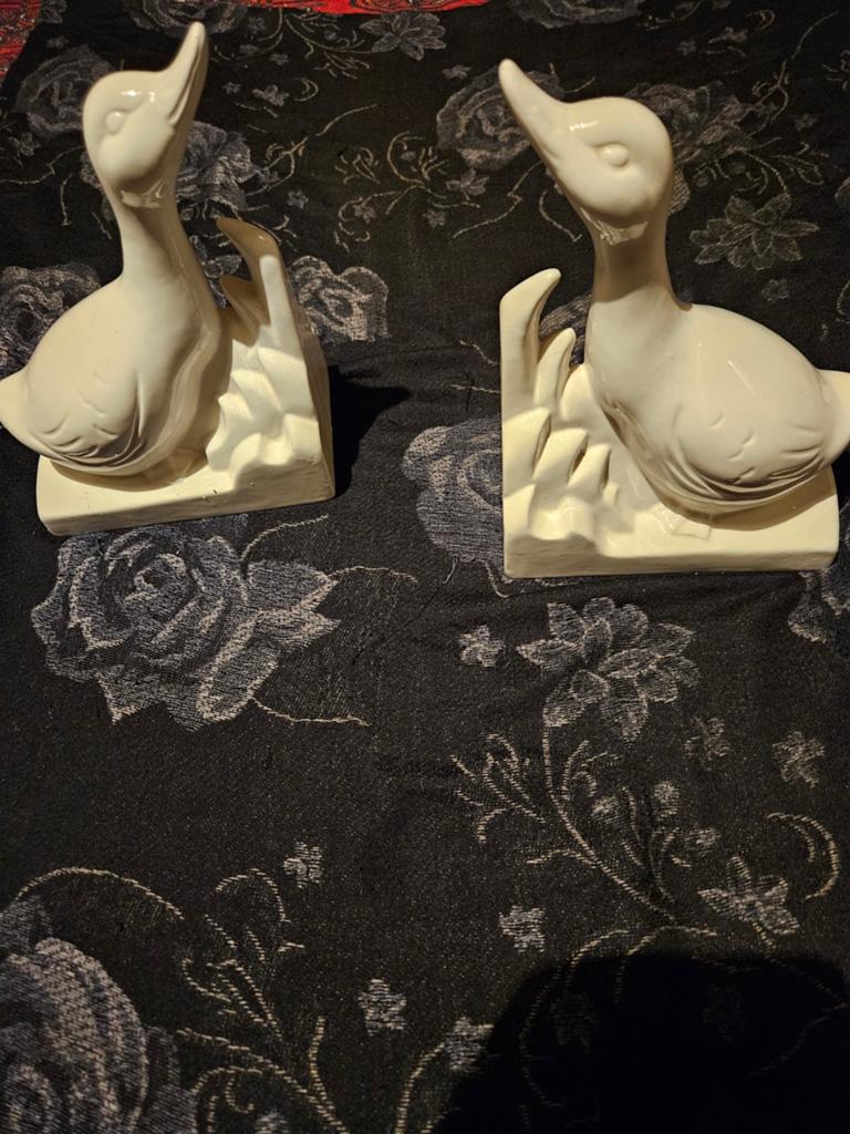 Vintage Witte Keramische Eenden Boekensteunen - Set van 2, Antiek en Kunst, Antiek | Keramiek en Aardewerk, Ophalen