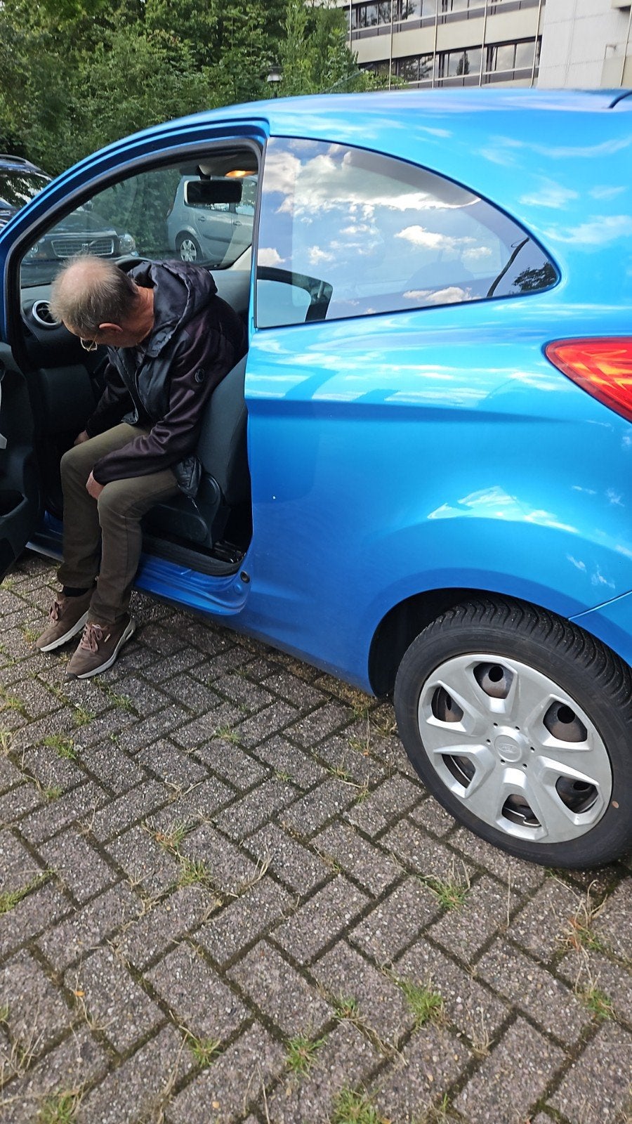 Ford Ka 1.2 51KW 2010 Blauw, Voorwielaandrijving, 1242 cc, 4 cilinders, Handgeschakeld