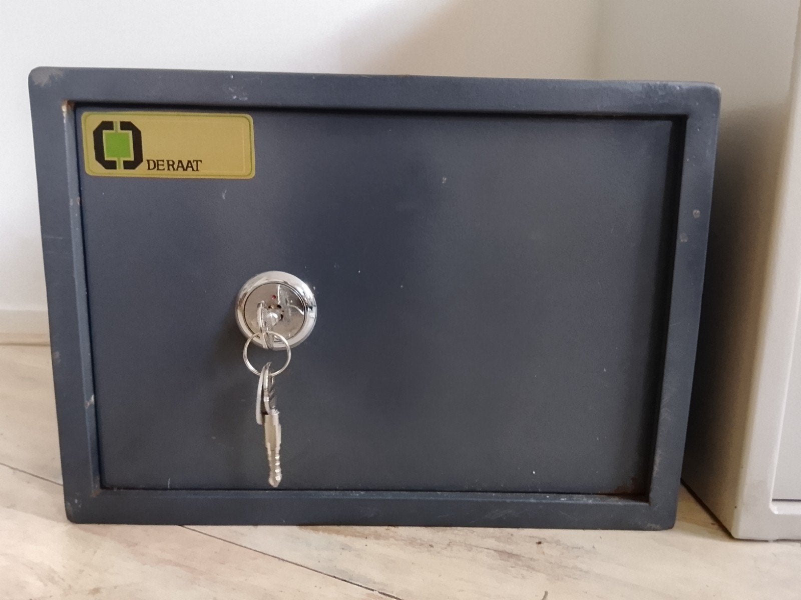 safe brand kluis met 2 sleutels zware kwaliteit, Huis en Inrichting, Ophalen, Zo goed als nieuw, Brandkast