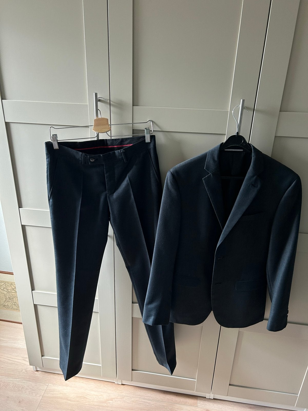Antraciet pak LIV Collection - Jasje 46, Pantalon 44, Kleding | Heren, Ophalen of Verzenden, Gedragen, Maat 46 (S) of kleiner