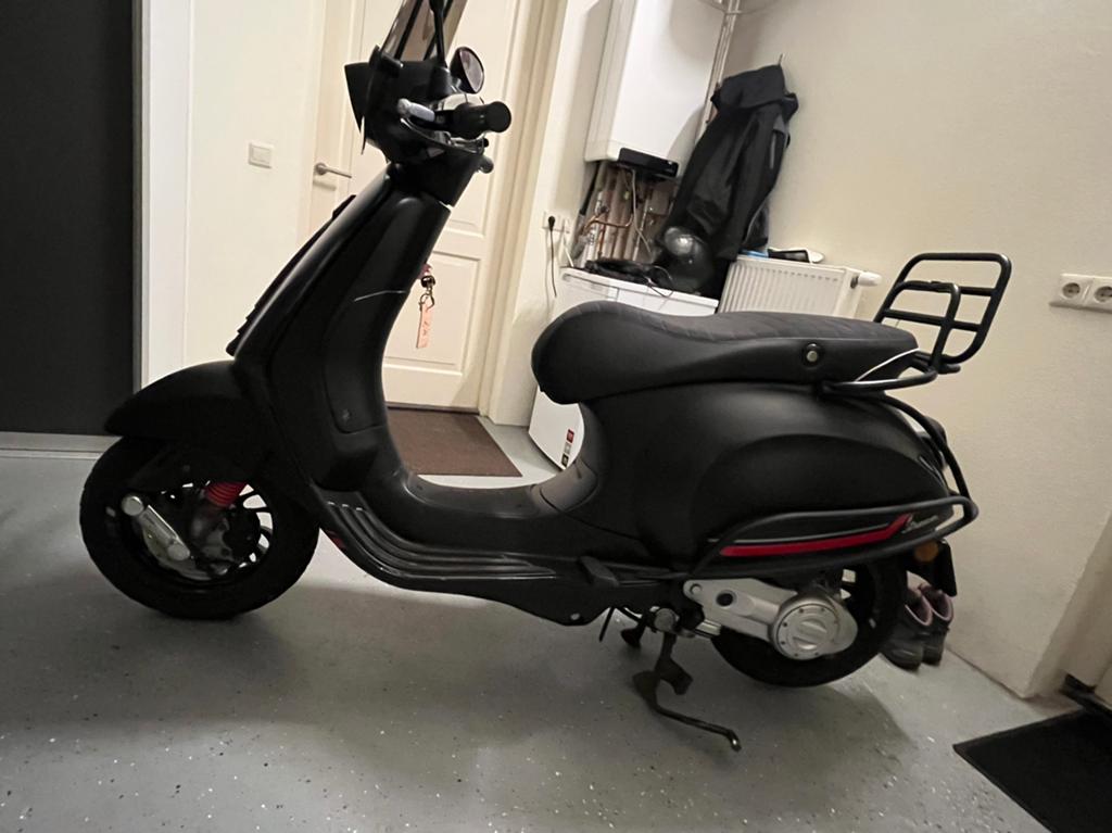 Mooie Vespa Sprint 45 km scooter - Bouwjaar 2021, Ophalen, Zo goed als nieuw, Maximaal 45 km/u, Overige modellen