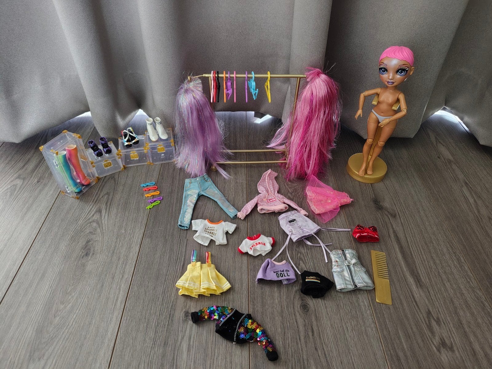 Rainbow High pop met veel accessoires en kleding, Ophalen of Verzenden, Zo goed als nieuw, Overige typen