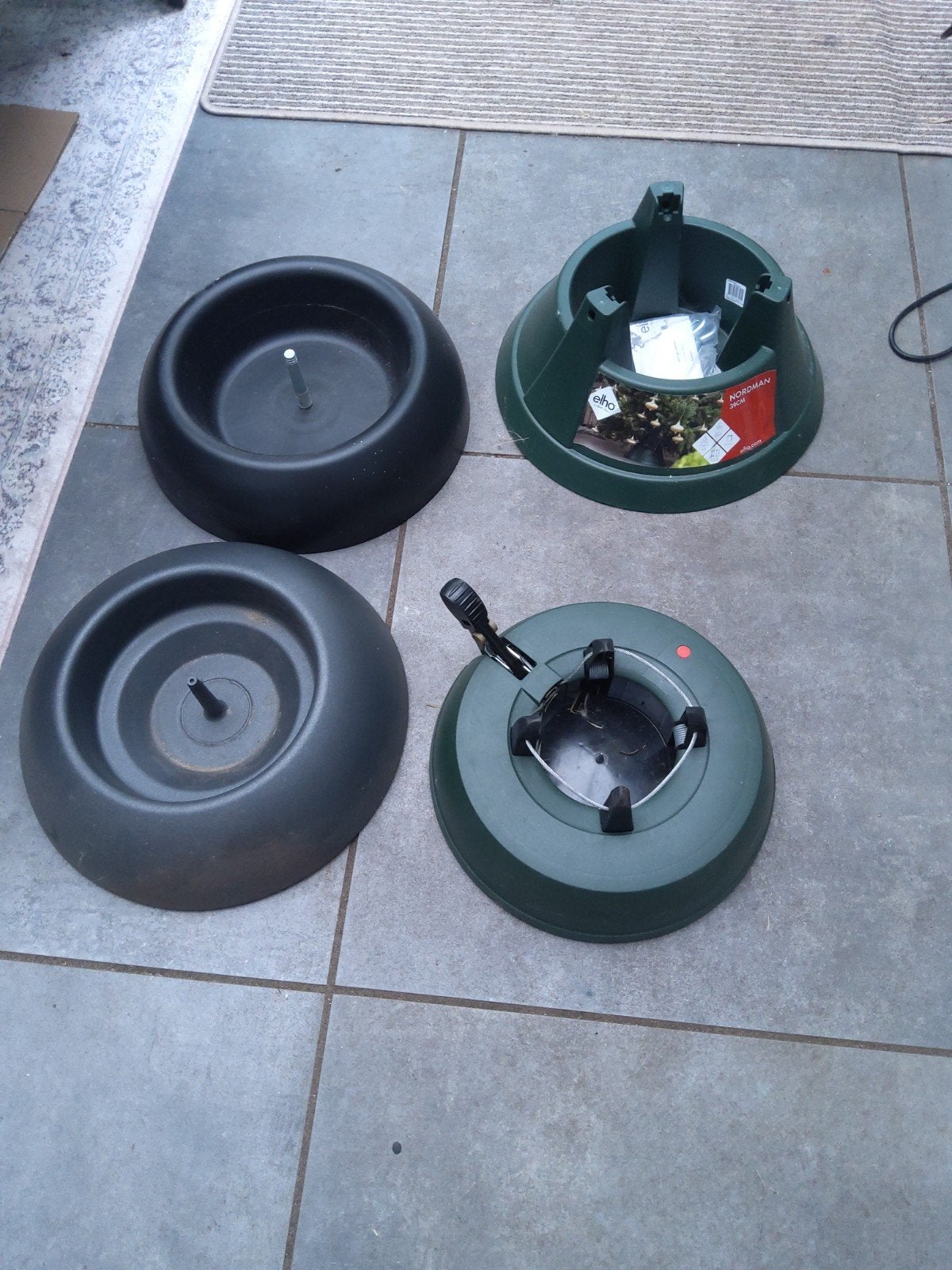 standaard  kerstboom 4 stuks  per stuk 15 euro, Diversen, Kerst, Ophalen, Nieuw