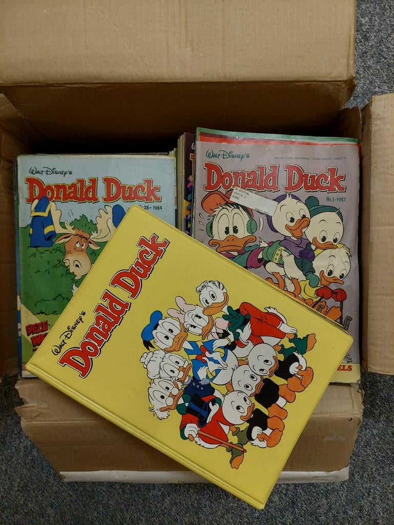 T.e.a.b. 4 dozen Donald Duck stripboeken en verzamelbanden, Ophalen