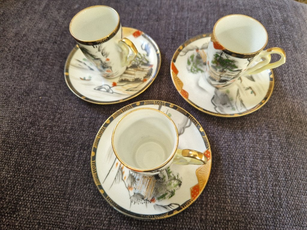 Set van 3 Japanse espresso kopjes met schotels, Antiek en Kunst, Ophalen of Verzenden