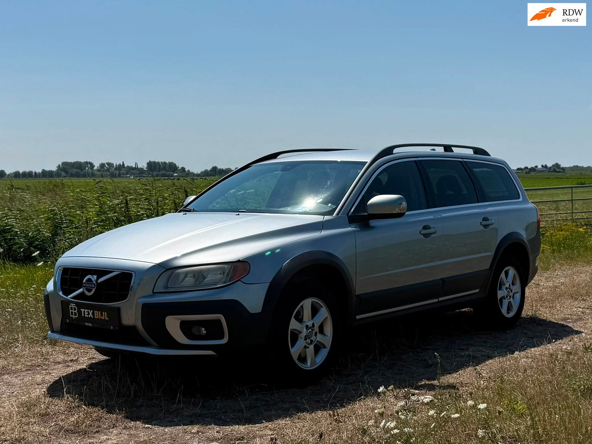 Volvo XC70 2.4 D5 Summum Leer Clima LMV VV ALLE EXTRA S IZGS, Zwart, 197 €/maand, XC70, Leder