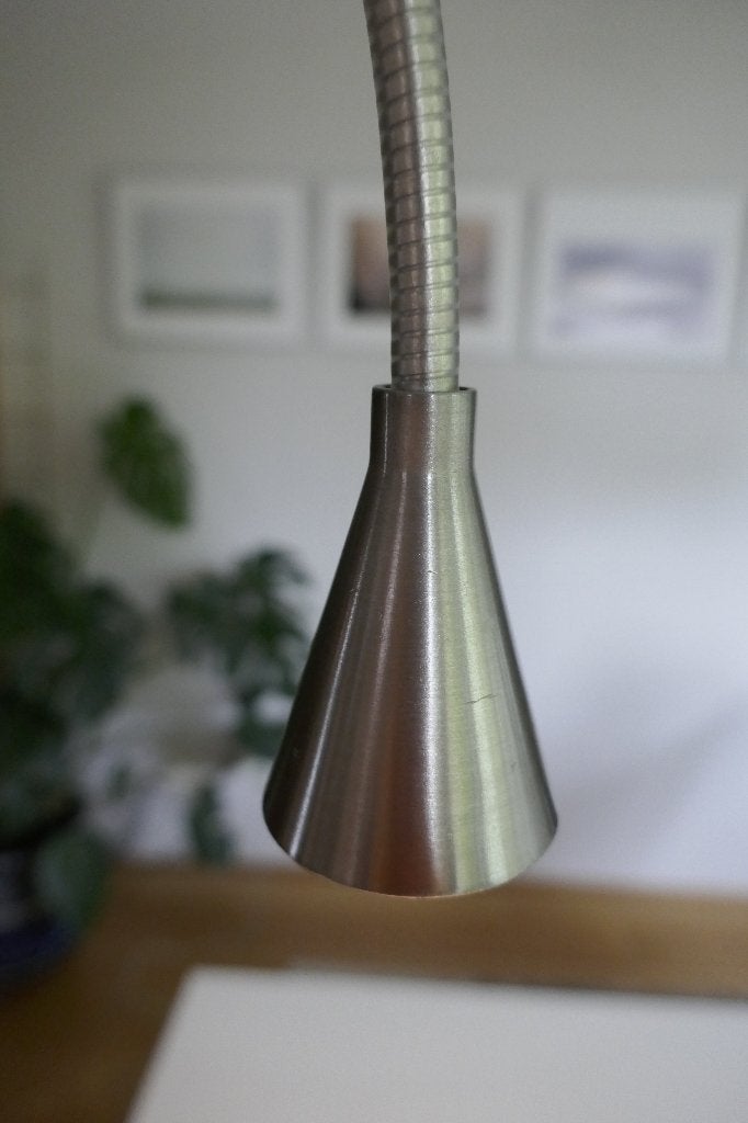 Foto 10 van Zeer flexibele LED tafellamp met tafelblad klem