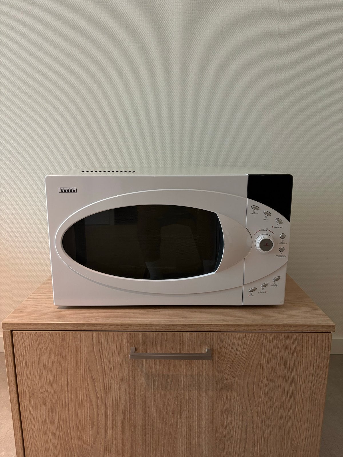 Donna Combimagnetron - Grill & Hete Lucht Functie, Witgoed en Apparatuur, Magnetrons, Gebruikt, Vrijstaand, Combimagnetron, 45 tot 60 cm
