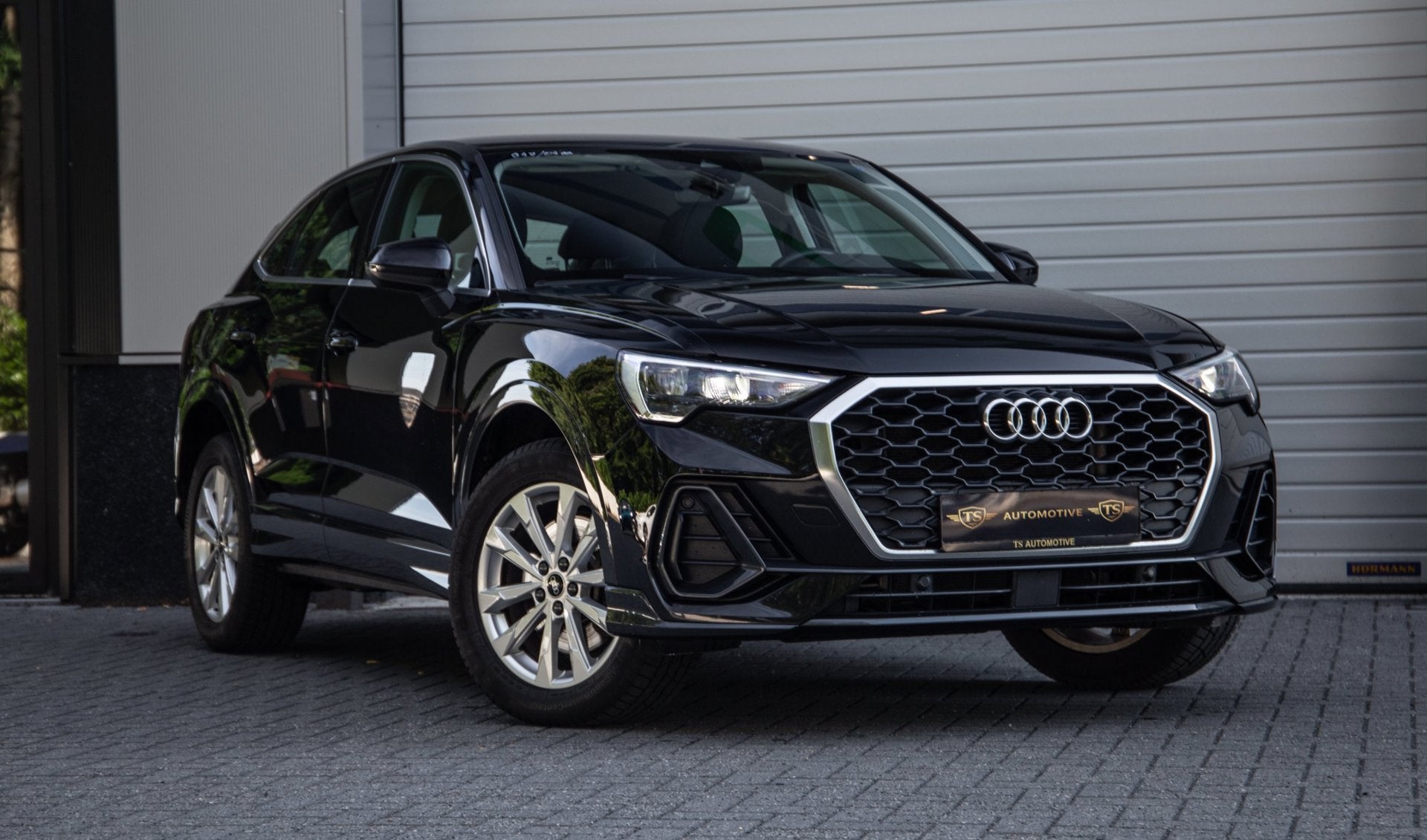 Audi Q3 Sportback 45 TFSI e Advanced Edition / SOH 86% / DAB, Auto's, Audi, Dealer onderhouden, Stof, Gebruikt, Zwart