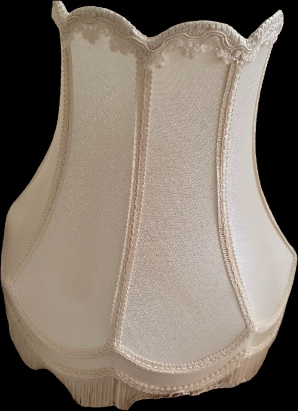 Crèmekleurige lampenkap met franjes, Huis en Inrichting, Tafellamp, Ophalen of Verzenden, Zo goed als nieuw, Textiel