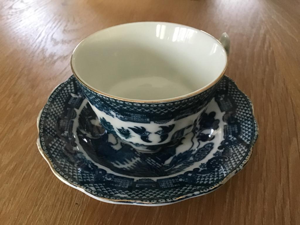 Blue Willow kop en schotel, Ophalen