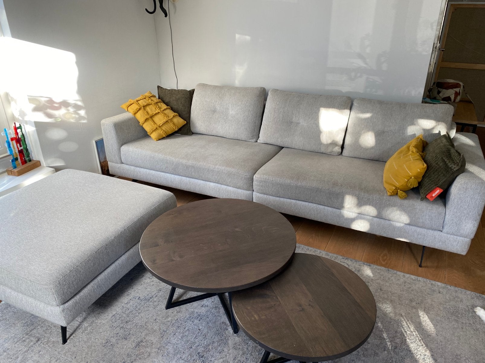 Design bank (enzo luca ) met grote poef, Ophalen, Zo goed als nieuw