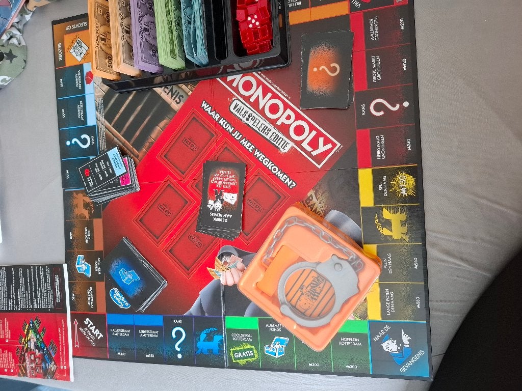 Monopoly valsspeeleditie, Vijf spelers of meer, Ophalen of Verzenden, Zo goed als nieuw, Hasbro