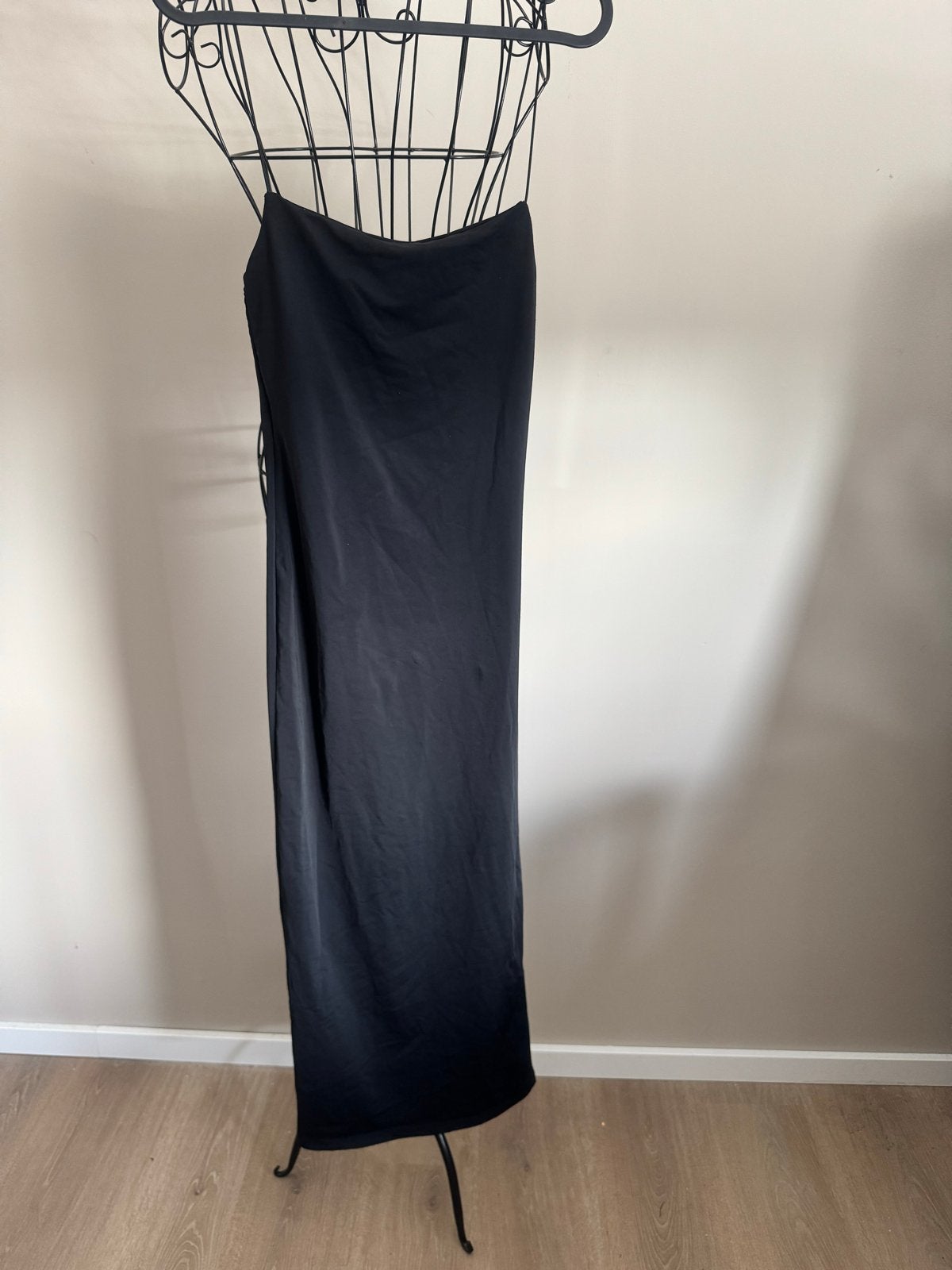 Zara zwarte satijnen maxi jurk maat l, Maat 38/40 (M), Zwart, Ophalen of Verzenden, Gedragen