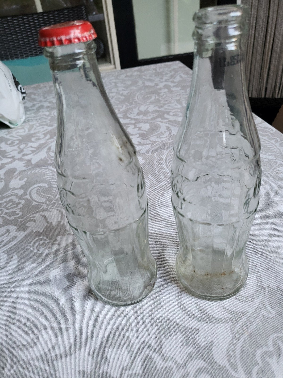 2 colaflesjes en 2 cola glazen., Ophalen of Verzenden, Frisdrankglas