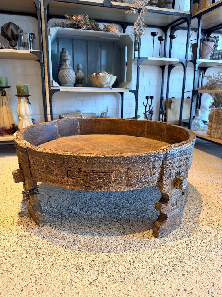 Massief houten Chakki tafel, salon-, bijzet- decoratief, Ophalen, Minder dan 45 cm, Brocante, bohemien, landelijke, etnische, rustieke