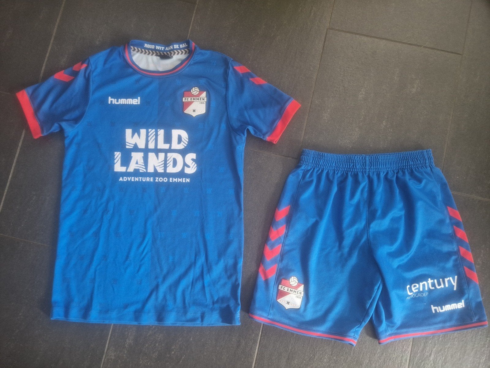 FC Emmen tenue maat 152, Ophalen of Verzenden, Gebruikt, Hummel, Jongen