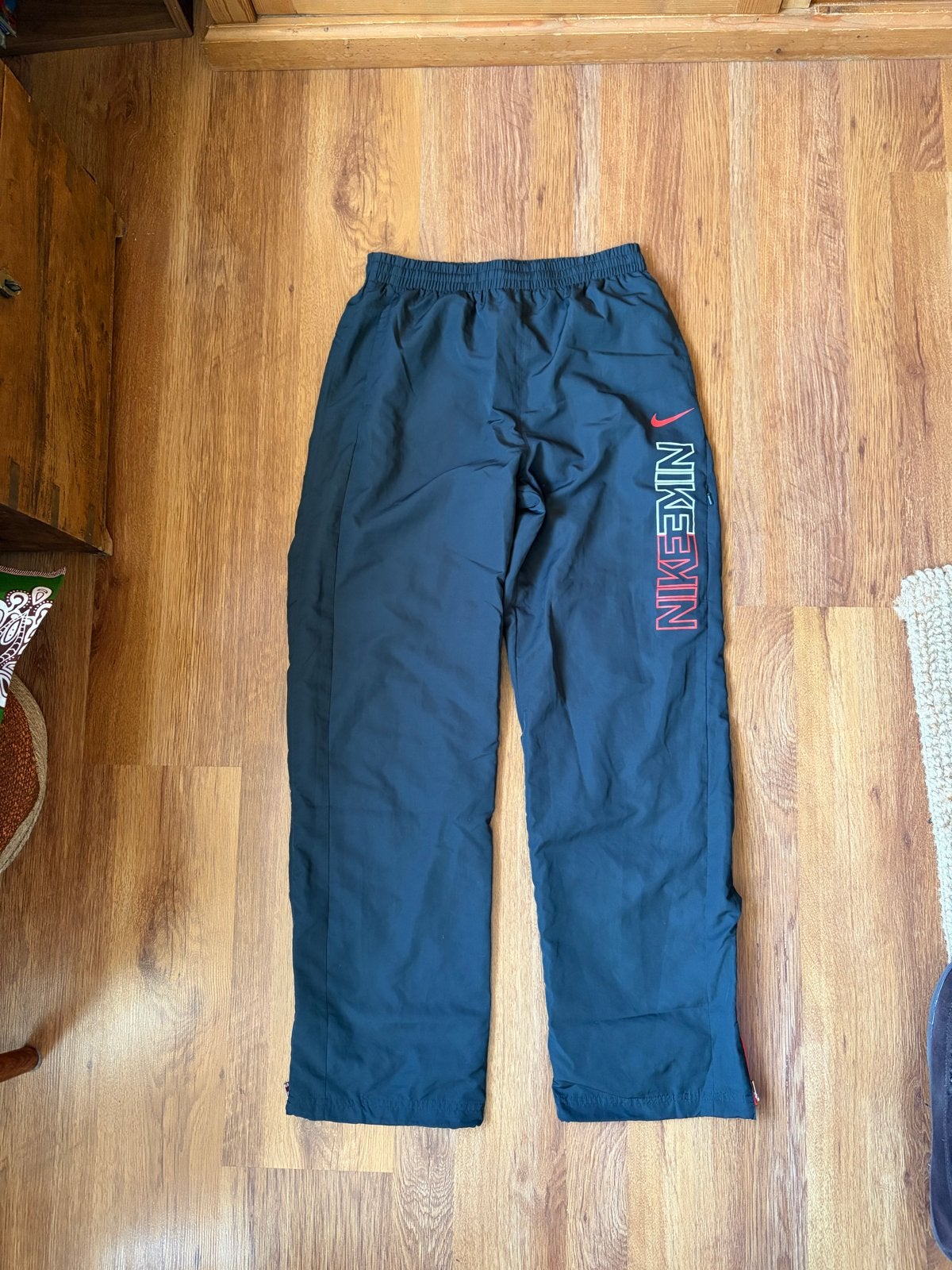 Nike trainingsbroek - grijs met wit/rood logo, Overige maten, Ophalen of Verzenden, Zo goed als nieuw, Grijs