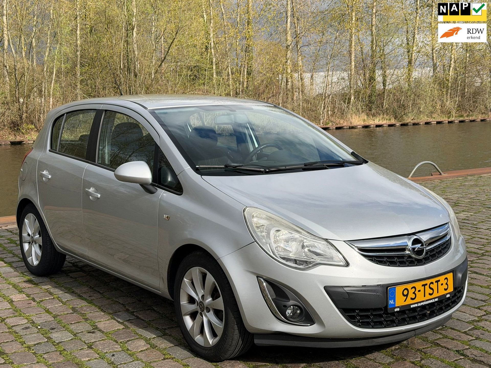 Opel Corsa 1.4-16V Anniversary Edition Lage km org nl auto c, Auto's, Voorwielaandrijving, Euro 5, Gebruikt, 1398 cc