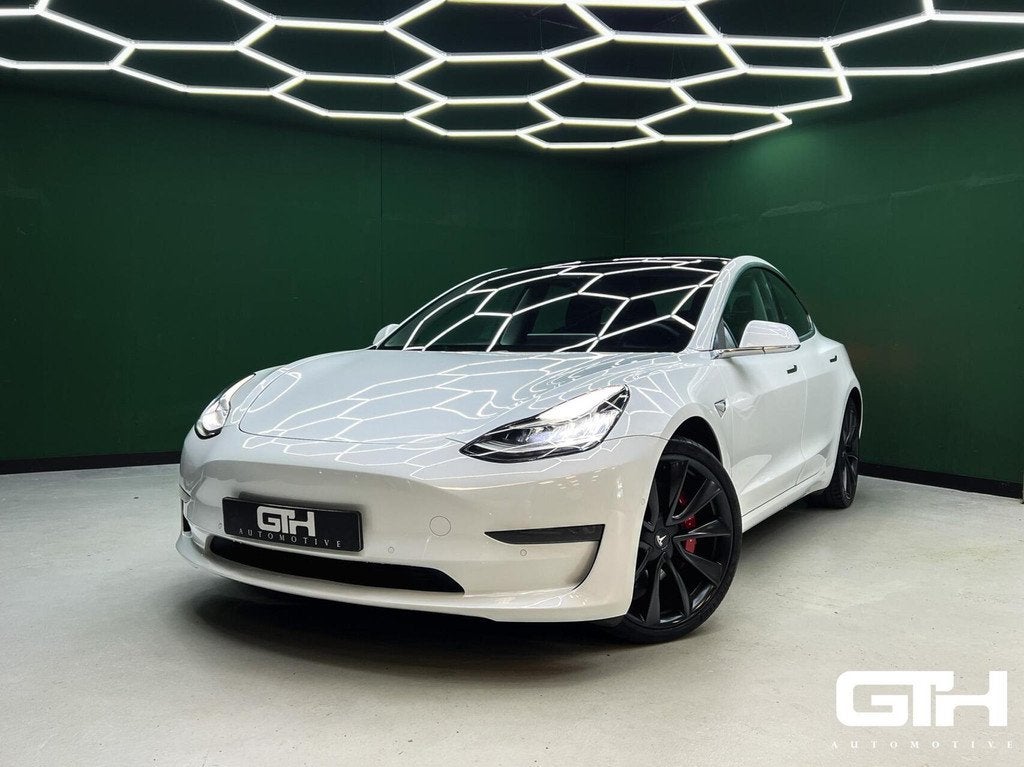 Tesla Model 3 Performance AWD 75 kWh Trekhaak | Marge | NAP, Automaat, 526 pk, 1831 kg, Zwart
