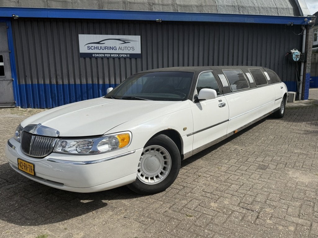 Lincoln Town Car 4.6 Signature Stretched Limo! (bj 2000), Auto's, Automaat, Automatische klimaatregeling, Wit, Bedrijf