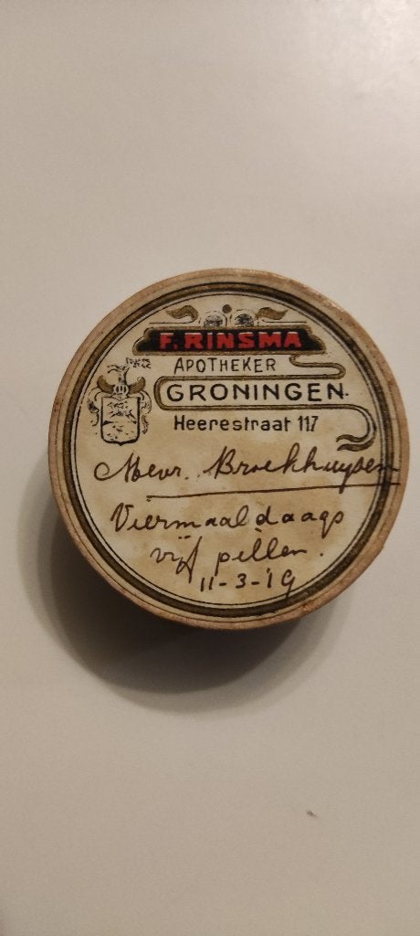 Oud pillendoosje van karton uit 1919 Groningen, Ophalen of Verzenden