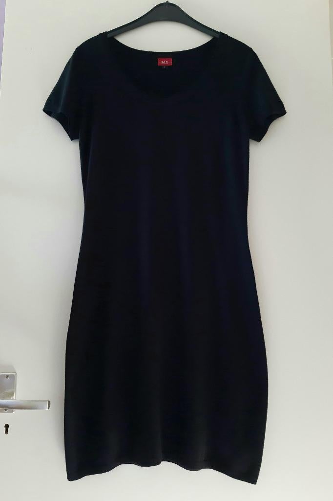 Jersey koker jurk van Liv collection maat M/L., Kleding | Dames, Jurken, Zwart, Ophalen of Verzenden, Zo goed als nieuw, Knielengte