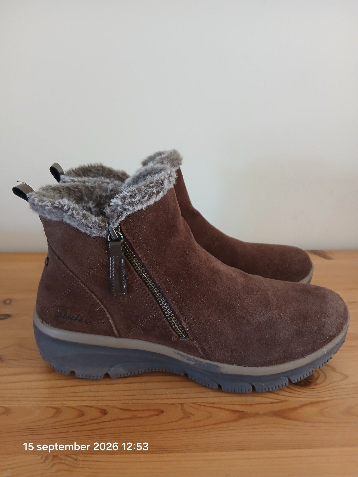 Skechers maat 40 suède, Skechers, Bruin, Lage of Enkellaarzen, Ophalen of Verzenden