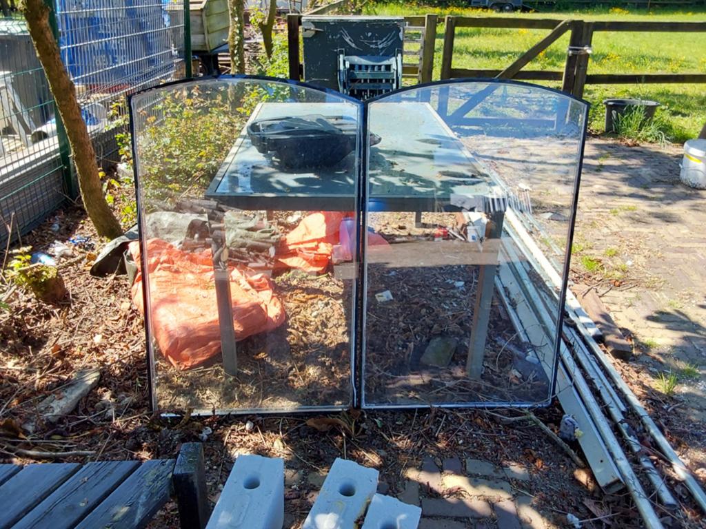 2 stuks toog ramen., Doe-het-zelf en Verbouw, Glas en Ramen, Ophalen of Verzenden, Gebruikt, Minder dan 80 cm, Gevelraam of Ruit
