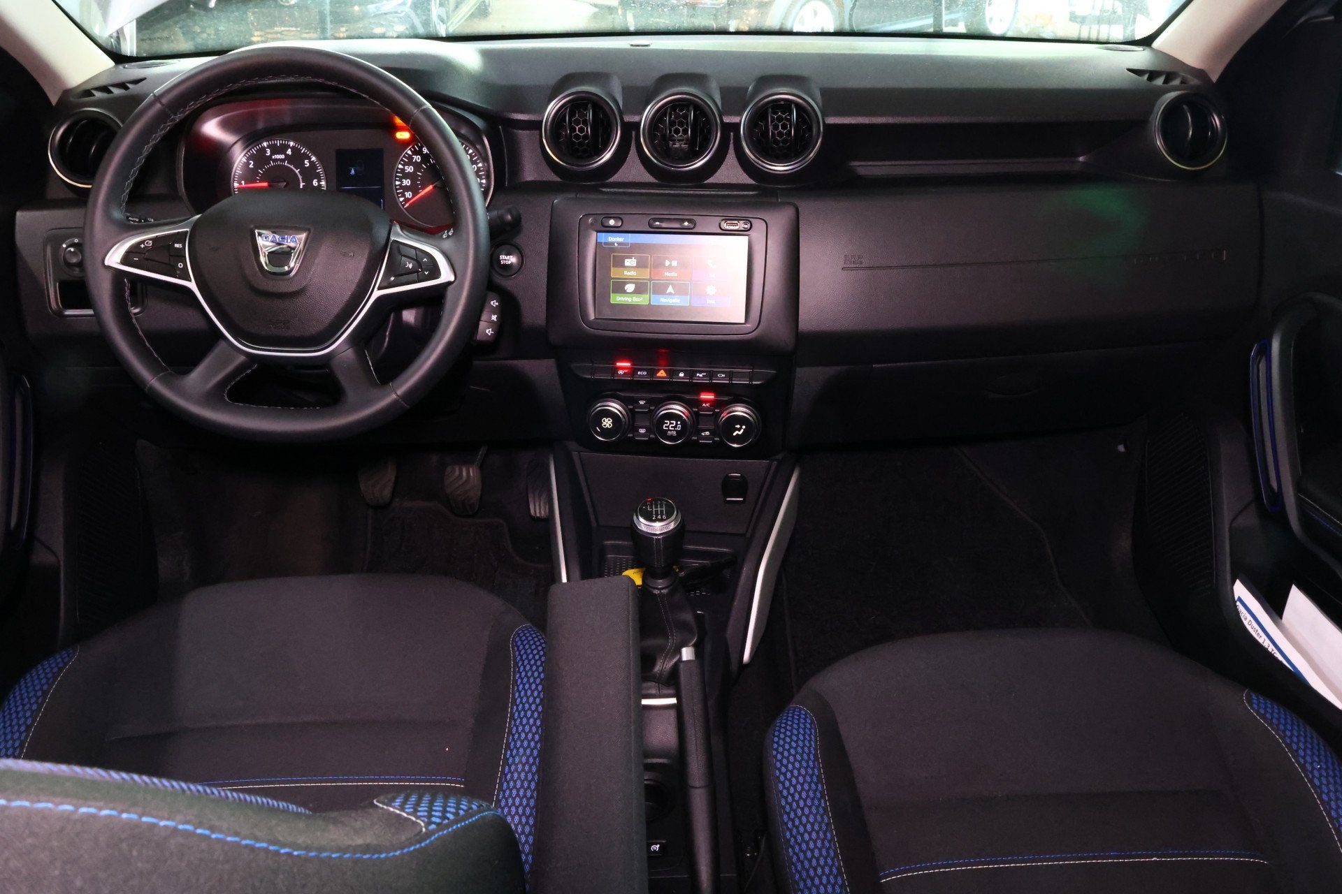 Dacia Duster 1.3 TCe Prestige AVM 33000 KM ! NAVI CAMERA PDC, Voorwielaandrijving, 15 km/l, Gebruikt, Duster