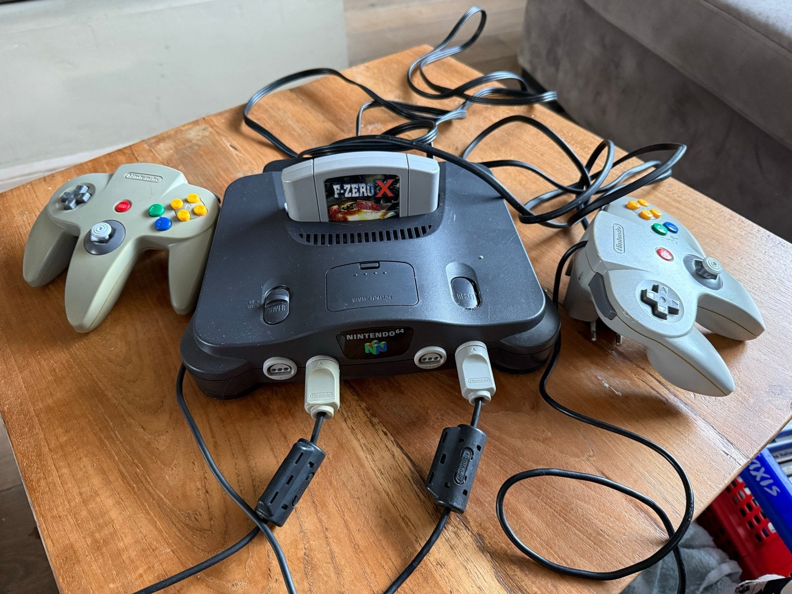 Nintendo 64 Console met 2 controllers en F-Zero X, Spelcomputers en Games, Ophalen of Verzenden, Gebruikt, Met 2 controllers, Met games