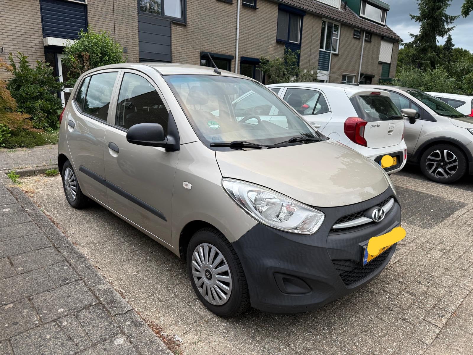 Hyundai i10 1.1 2012 nwe distri, banden, accu + trekhaak, 4 cilinders, 400 kg, Beige, Handgeschakeld