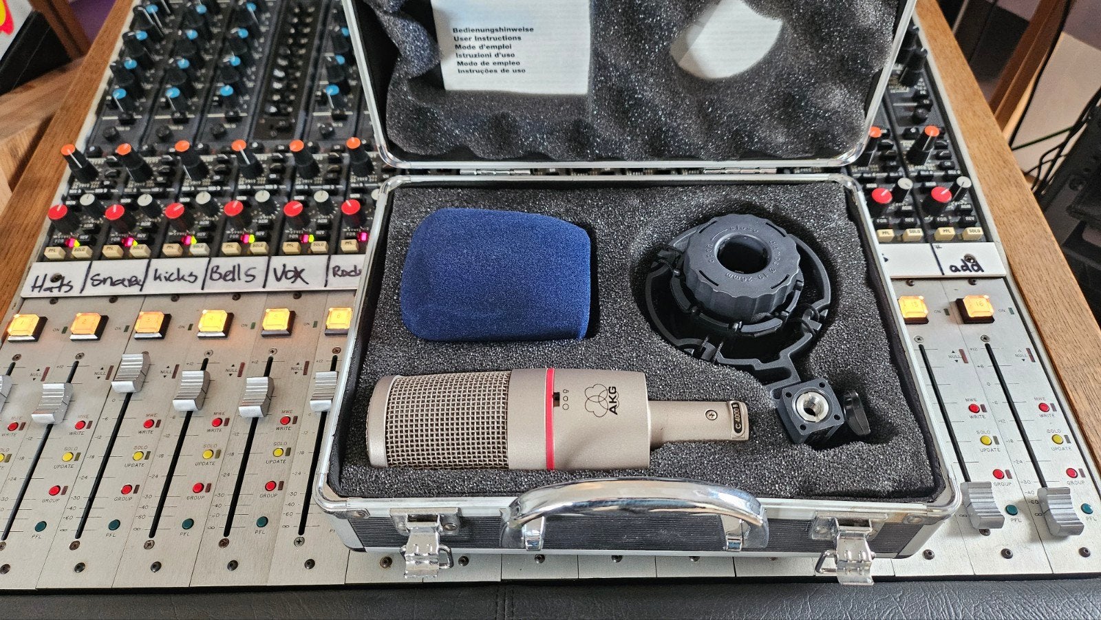 AKG C4000B Studiomicrofoon met shockmount en koffer, Muziek en Instrumenten, Microfoons, Zo goed als nieuw, Studiomicrofoon, Ophalen of Verzenden
