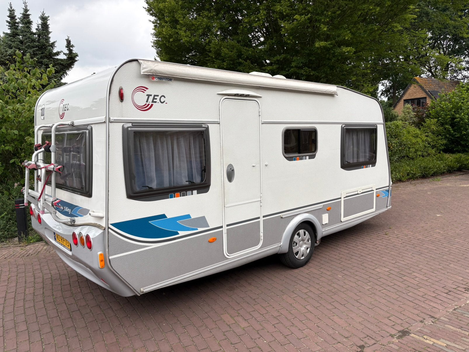 Tec Travel King 470 TE, Caravans en Kamperen, Caravans, Particulier, tot en met 4, 1000 - 1250 kg, Treinzit, T.E.C., 2 aparte bedden