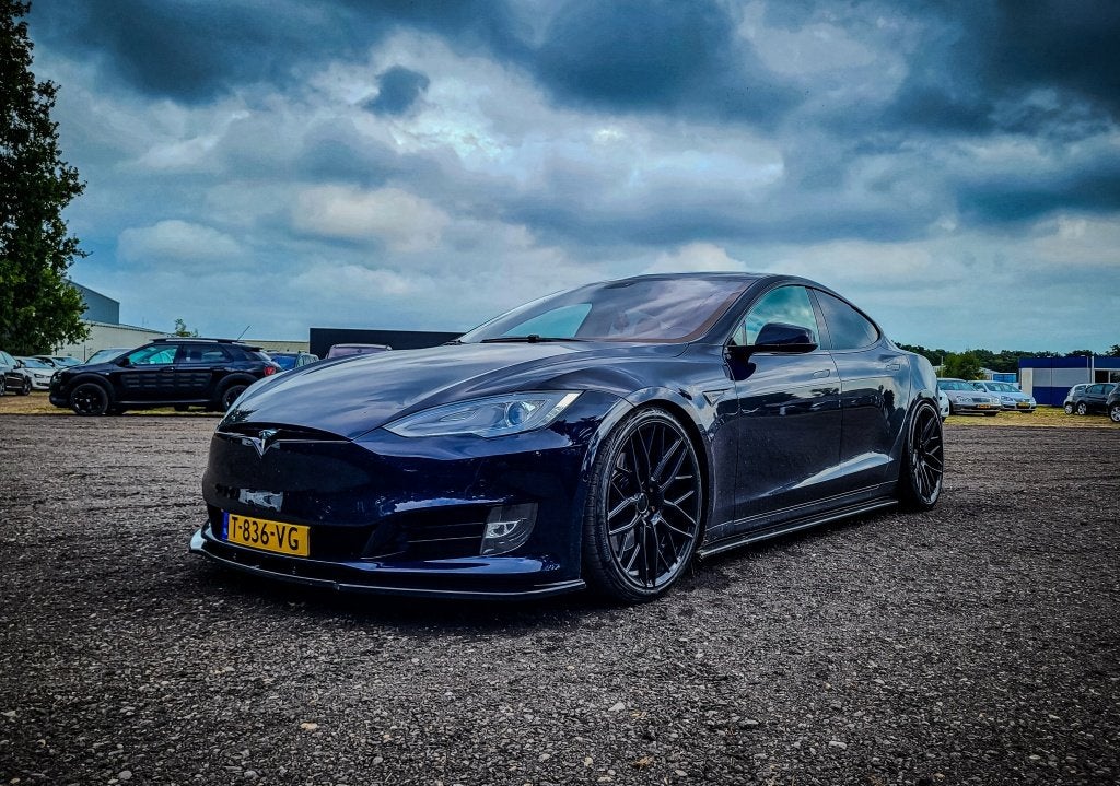 tesla motors MODEL S FREE SUPERCHARGE 85 Signature Perf.